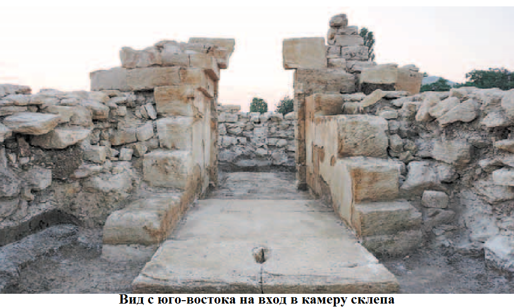 вид склепа.png